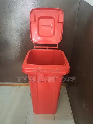 Dustbin/Wastebin With Wheels Small Size