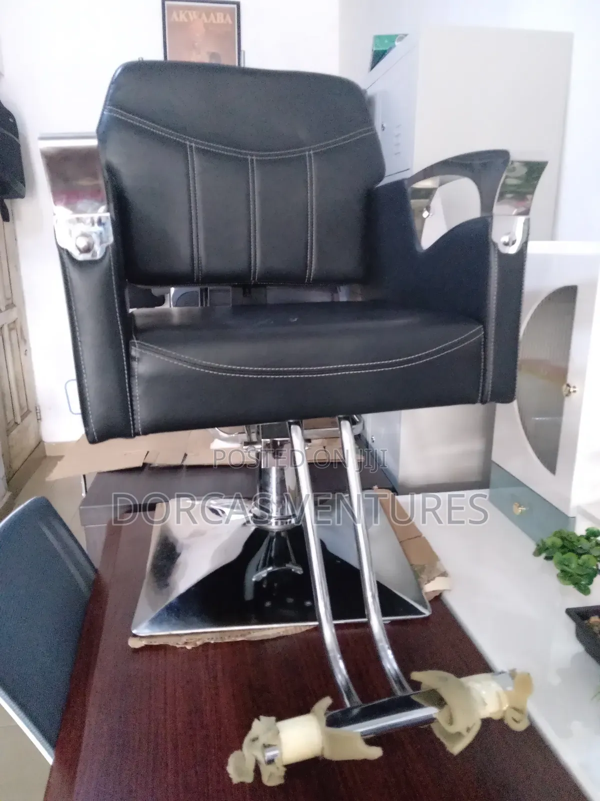 Habitant Salon Chair