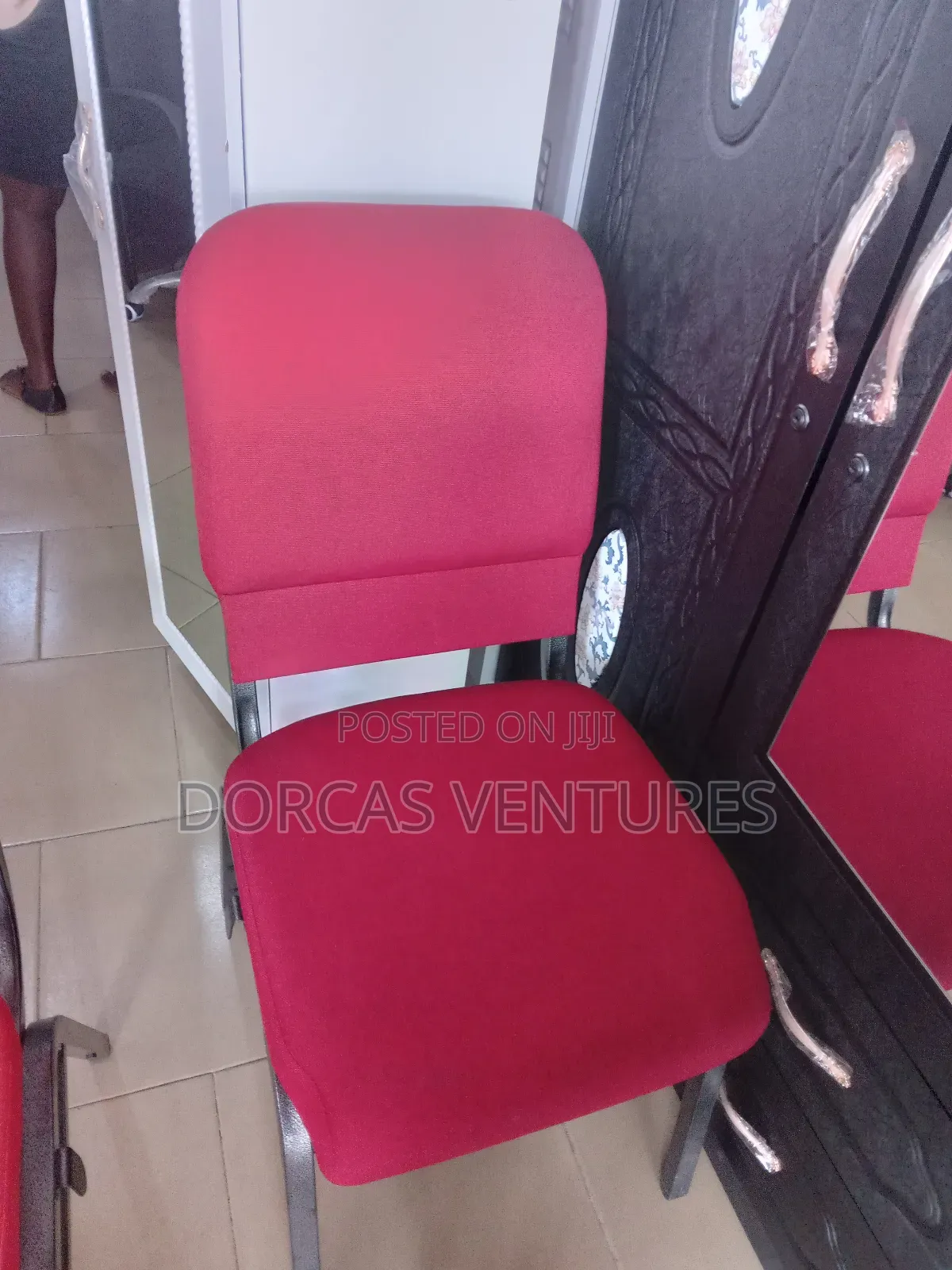 Suza Auditorium Chair
