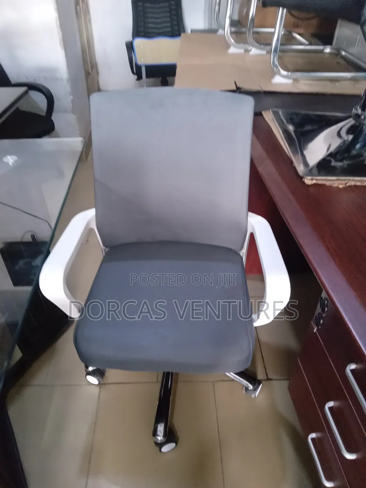 Respondents Swivel Chair
