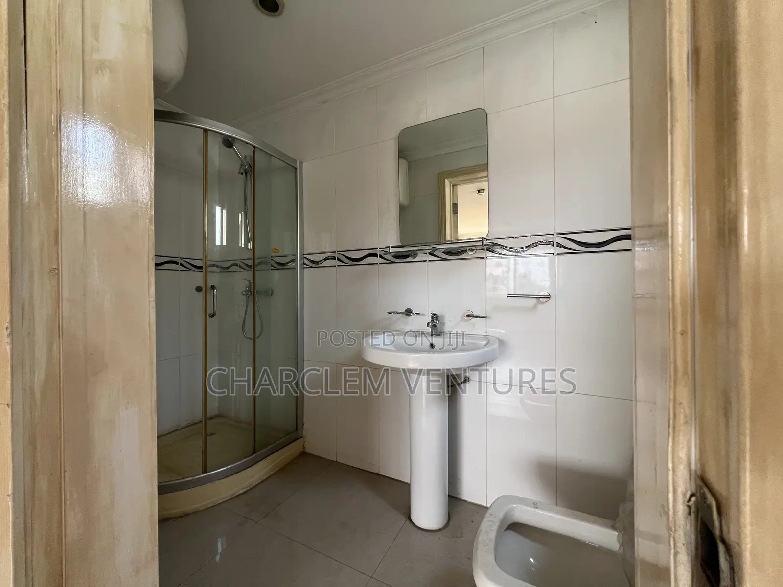 5bdrm House in Charclem Ventures, Accra Metropolitan for sale
