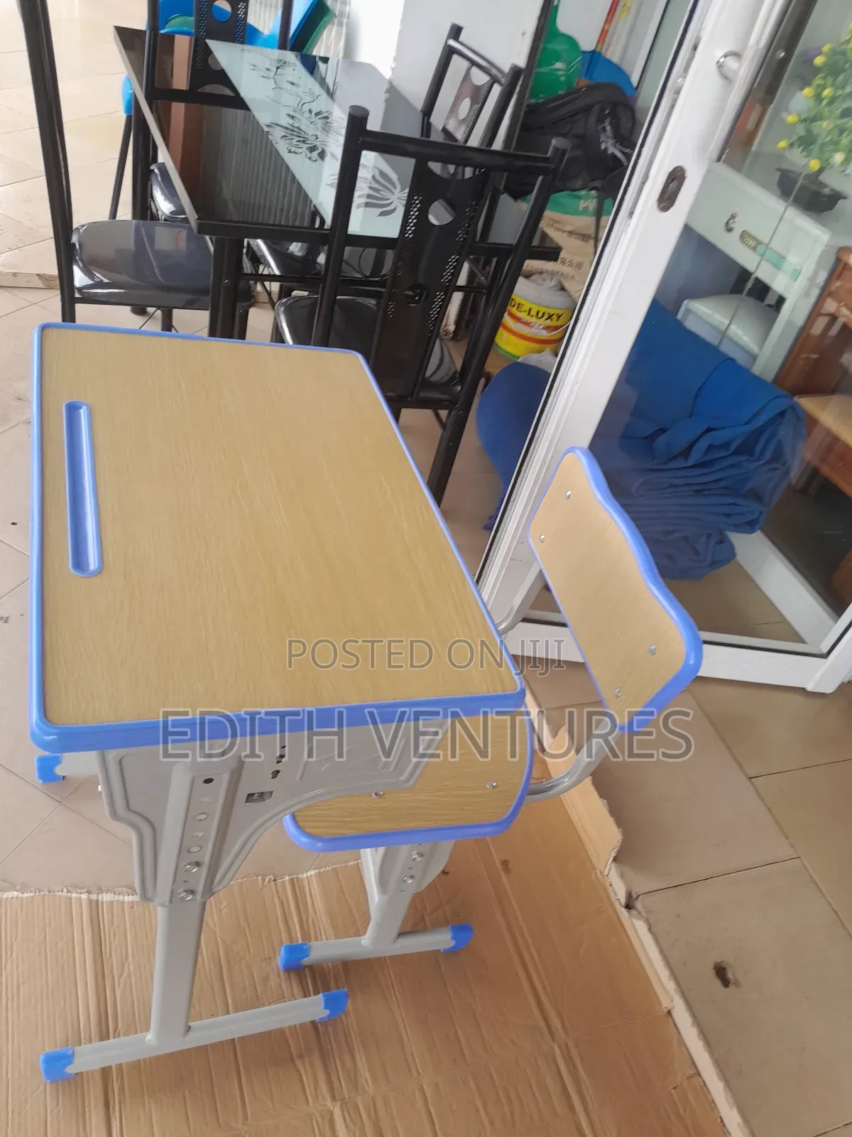 Tingroom Study Desk