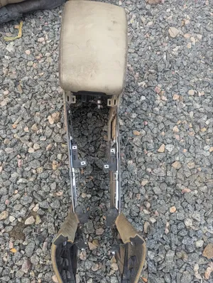 2012 Infinite Fx35 Center Console