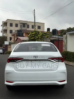 Toyota Corolla Hybrid LE 2025 White