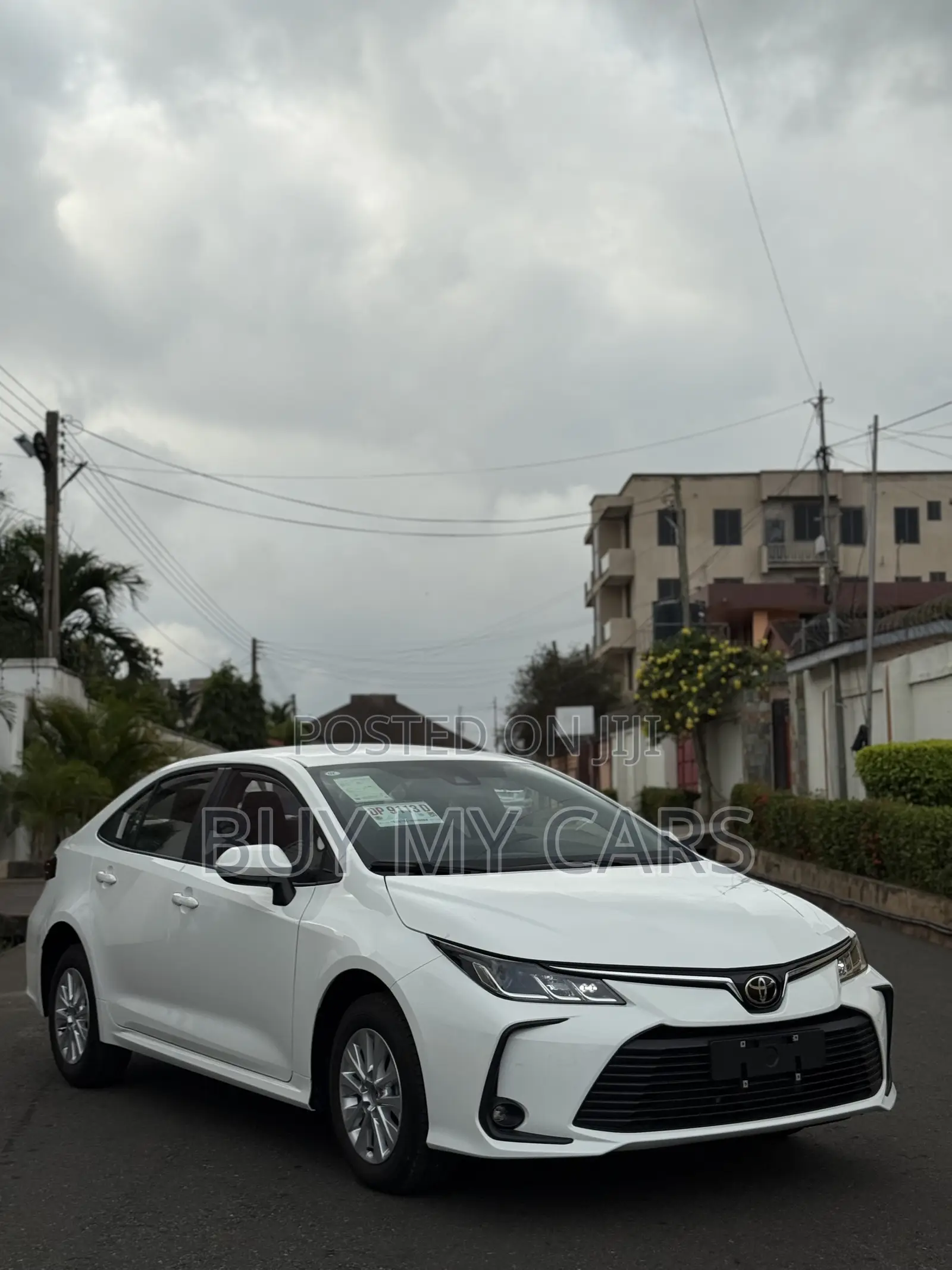 Toyota Corolla Hybrid LE 2025 White