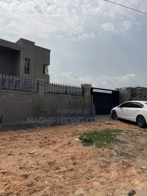 4bdrm Duplex in Lakeside Estates, Ashaley Botwe for sale