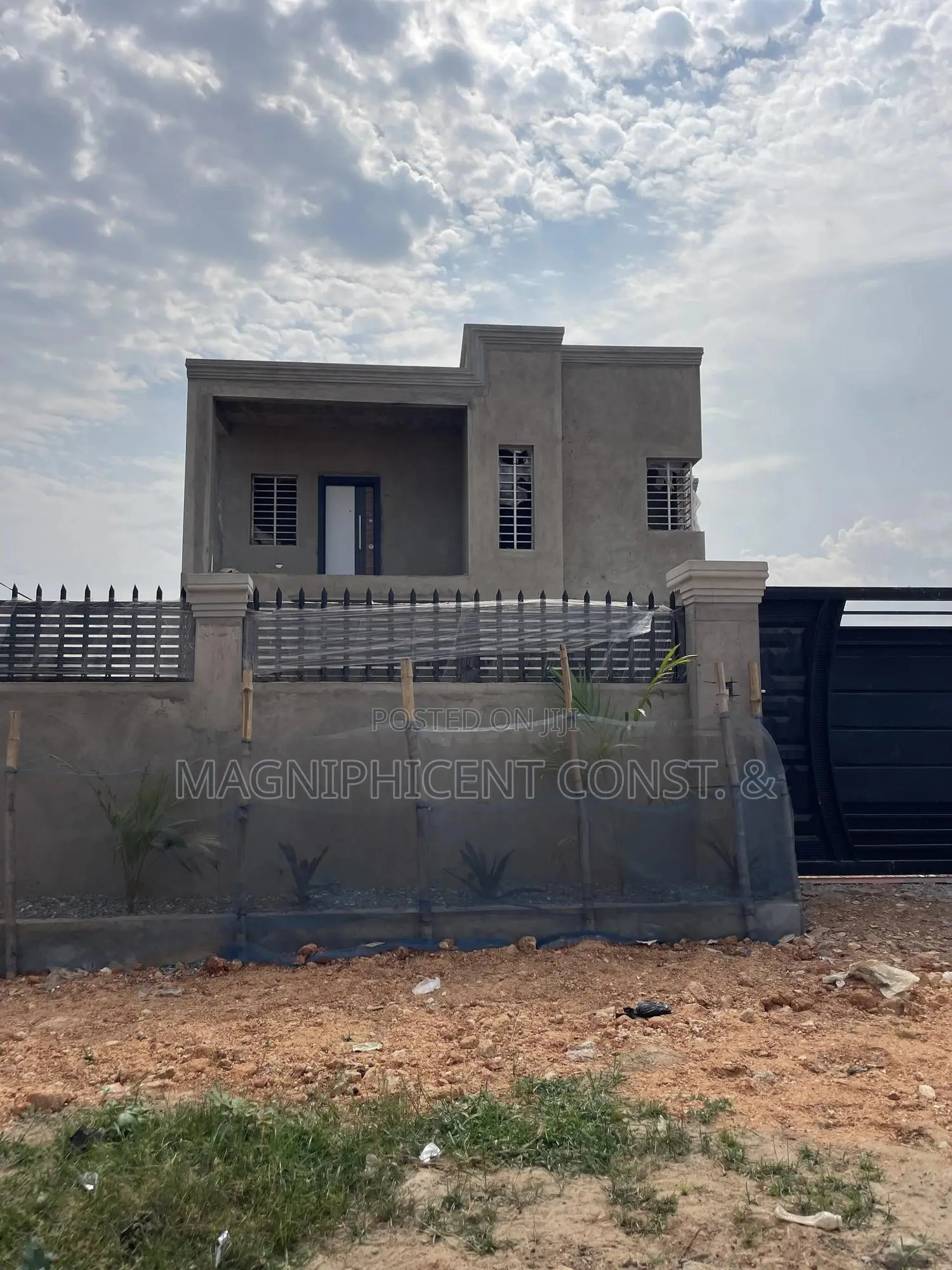 4bdrm Duplex in Lakeside Estates, Ashaley Botwe for sale