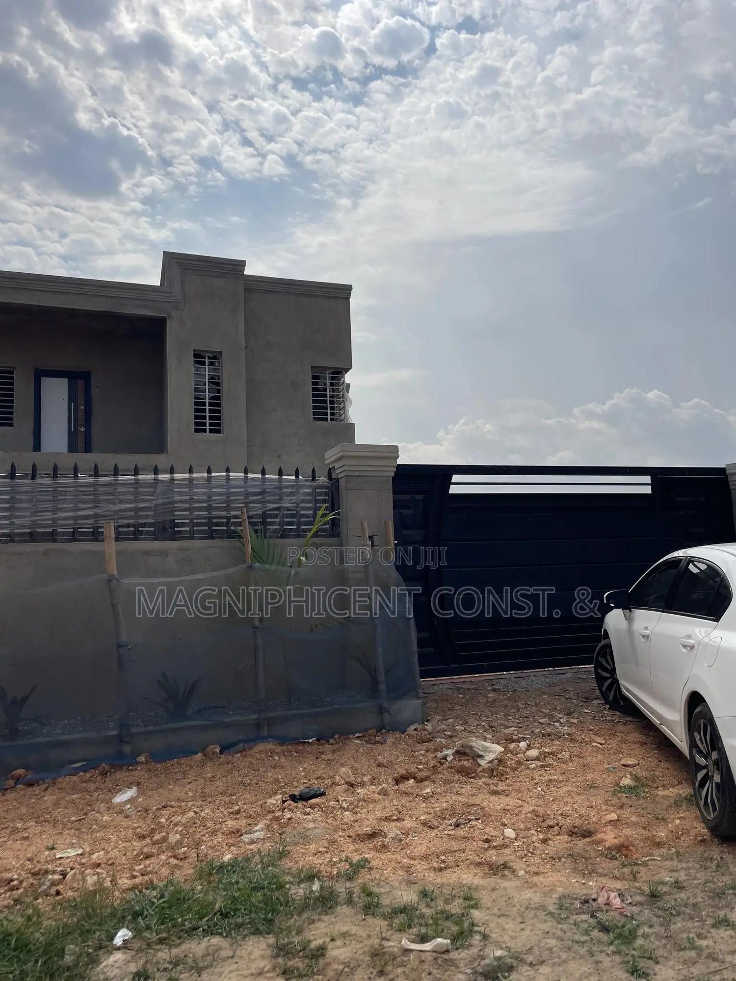4bdrm Duplex in Lakeside Estates, Ashaley Botwe for sale