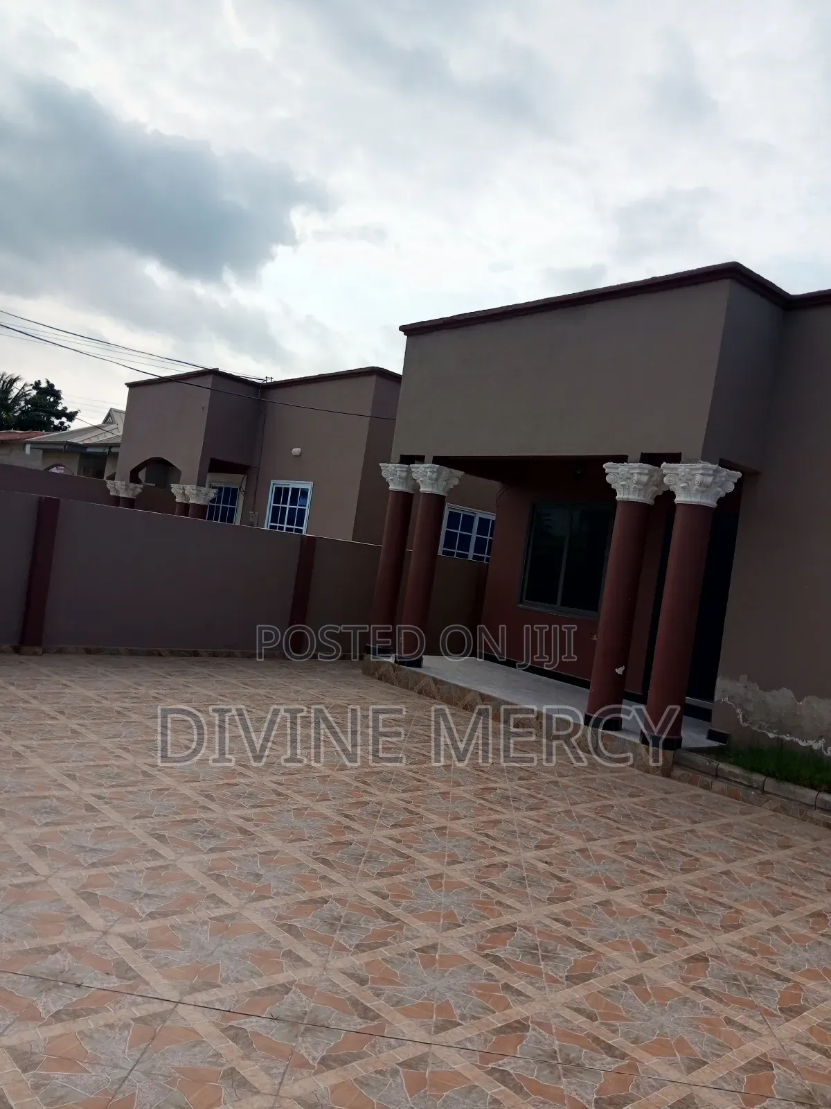 4bdrm Bungalow in Nyanaynor Rd, Awutu Senya East Municipal for sale
