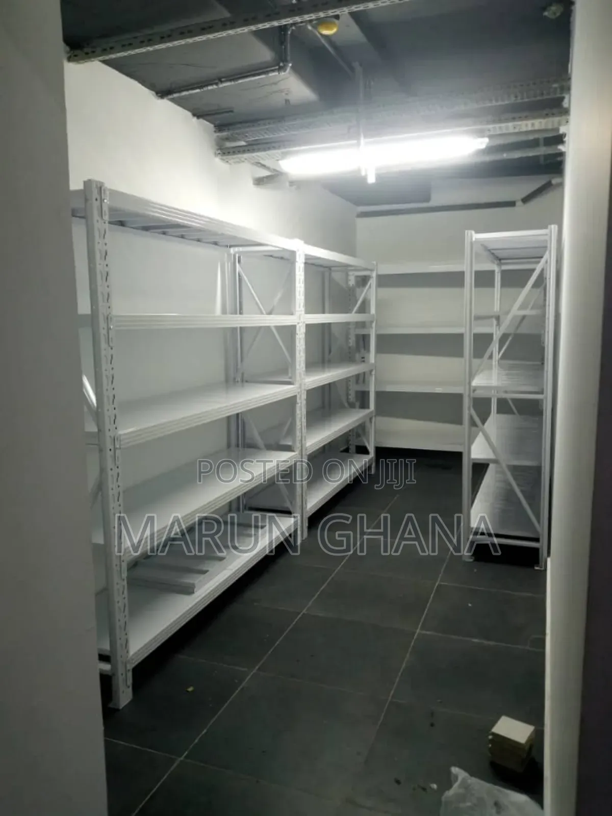 Warehouse Rack Capacity - 300 Kg Layer - White Color