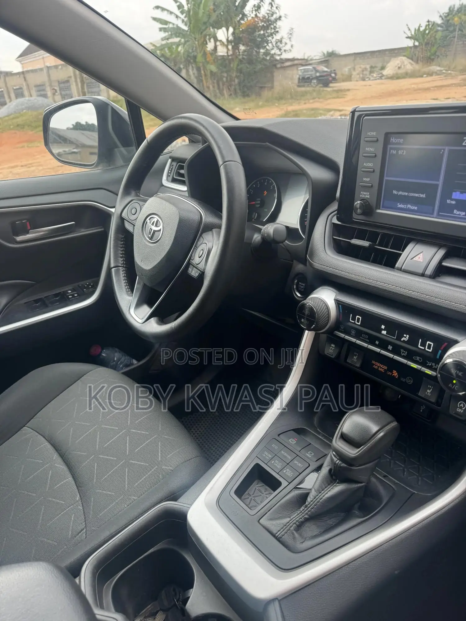 Toyota RAV4 XLE 2021 Gray