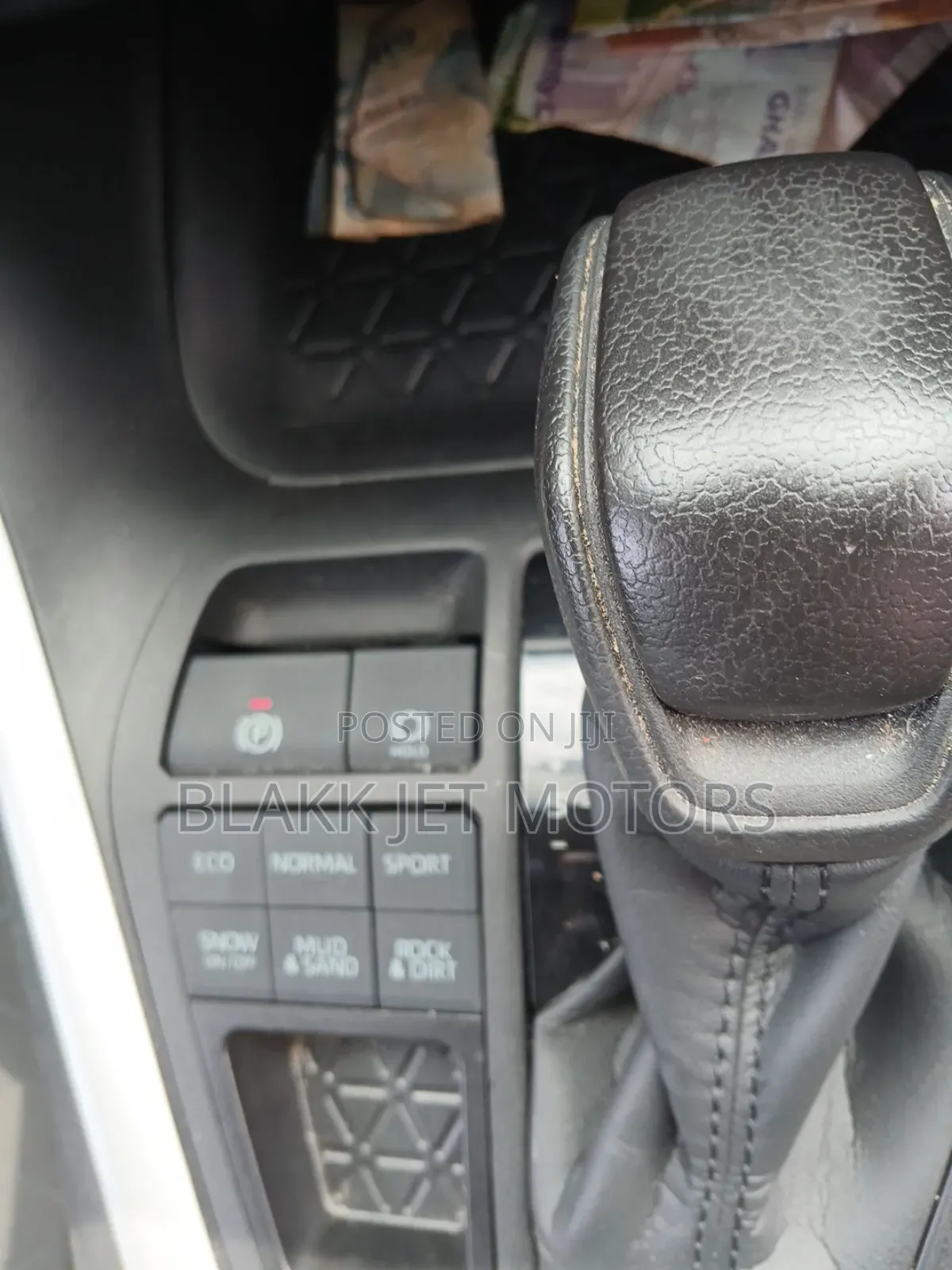 Toyota RAV4 XLE AWD 2023 Burgundy