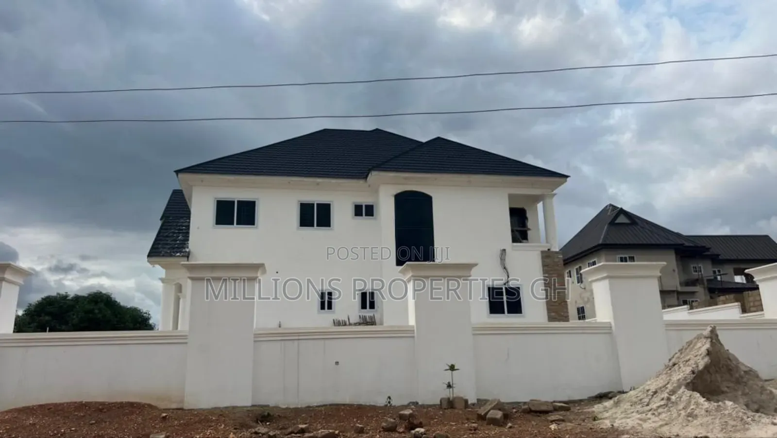 5bdrm House in Millions Properties, Kumasi Metropolitan for sale