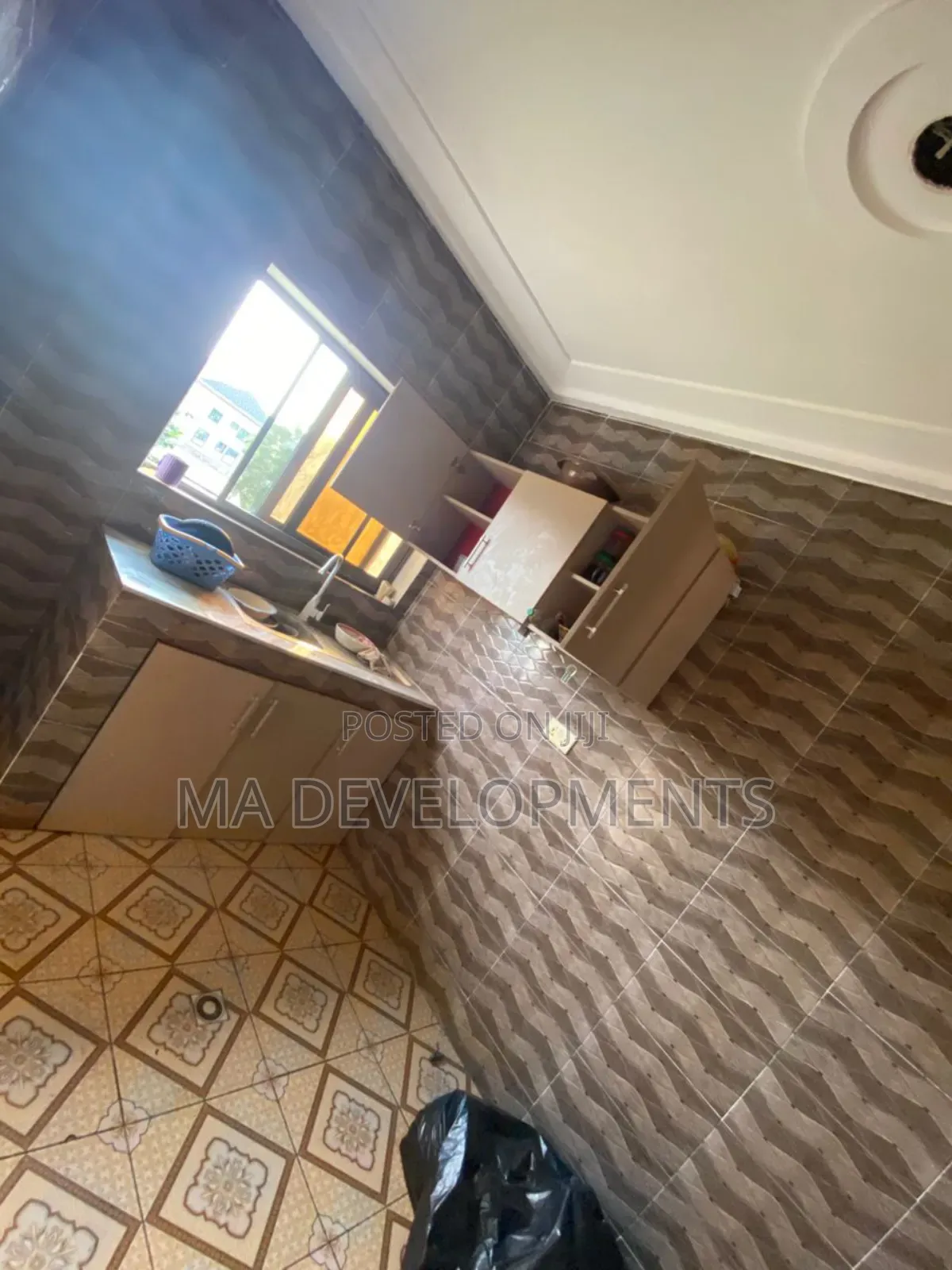 2bdrm Apartment in Madev Realty, Ofankor for rent