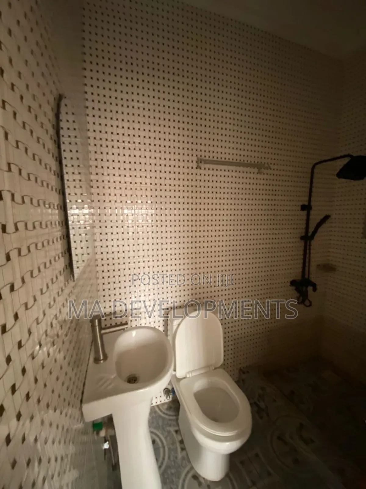 2bdrm Apartment in Madev Realty, Ofankor for rent