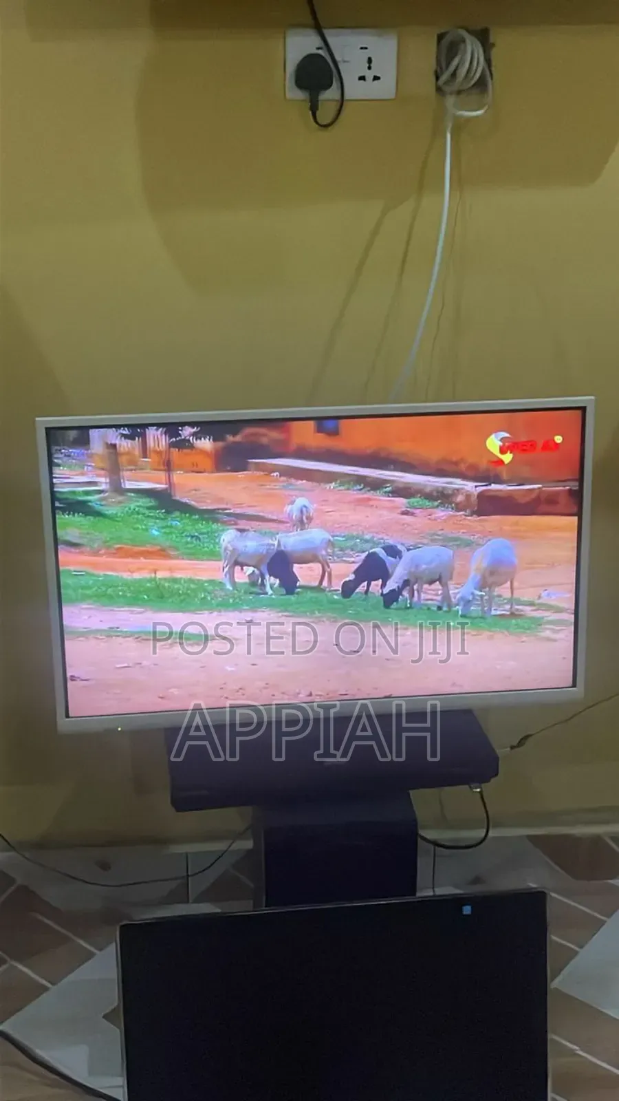 Panasonic 32" Smart Tv