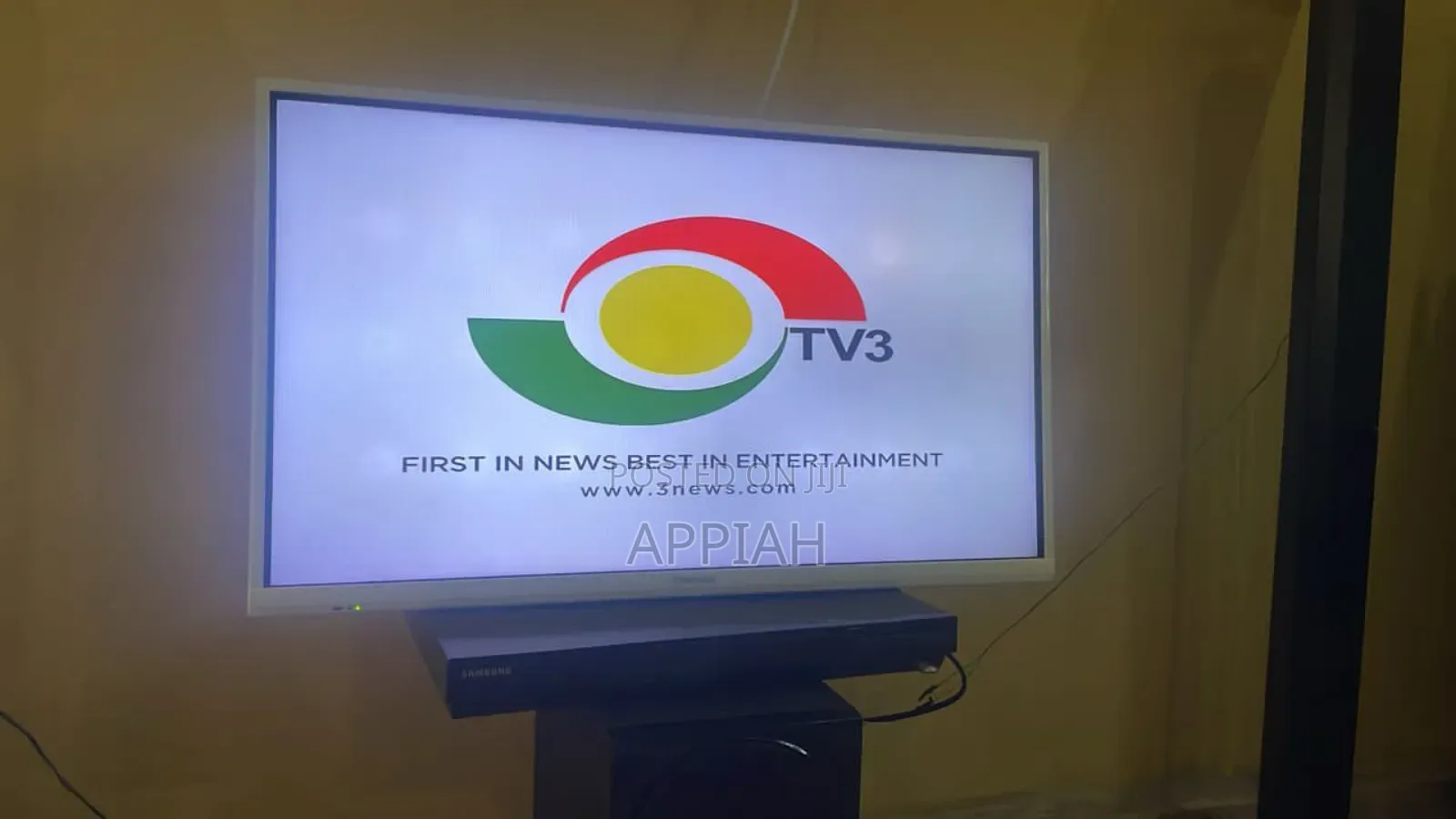 Panasonic 32" Smart Tv