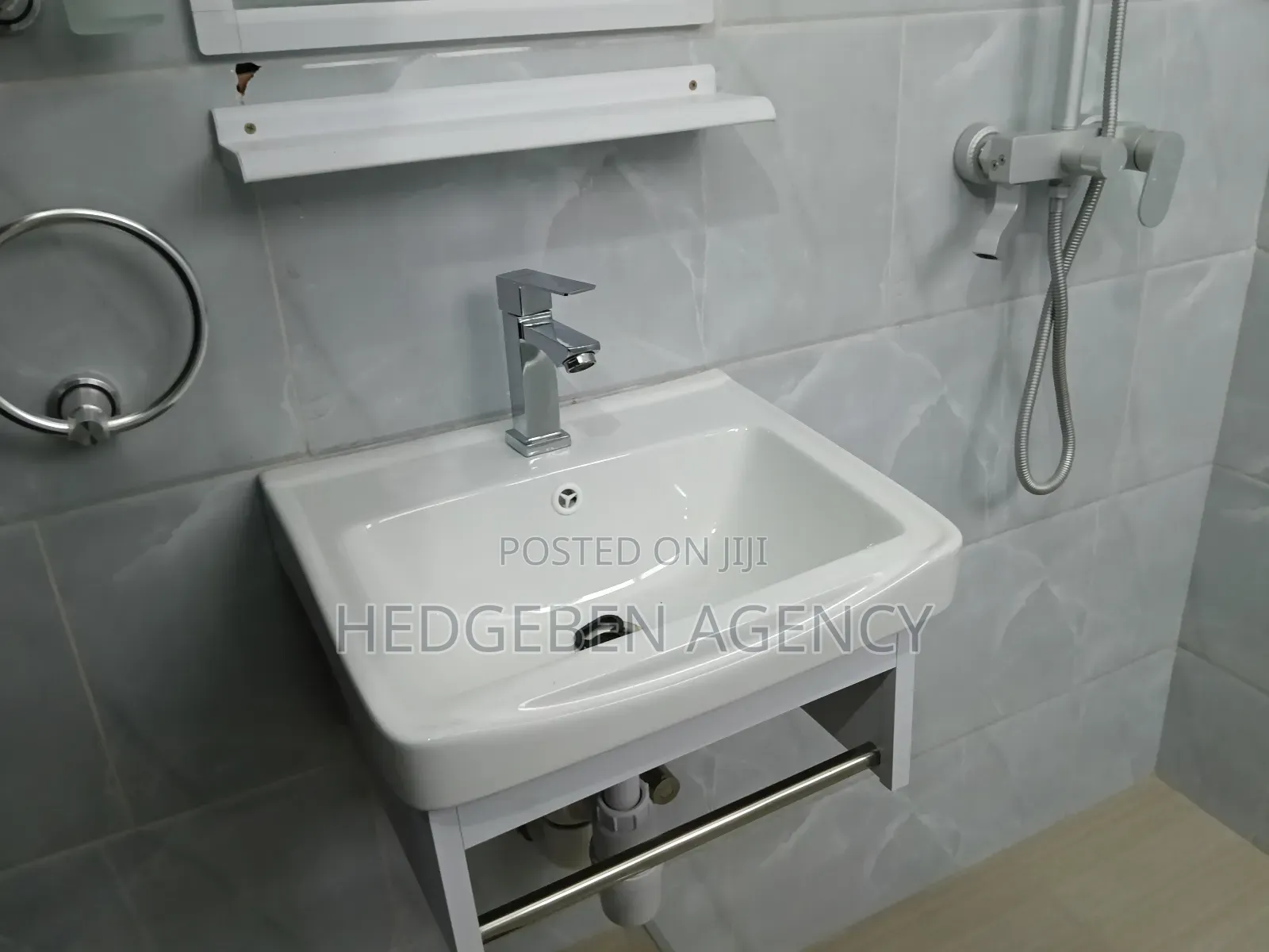 3bdrm House in School Junction for rent