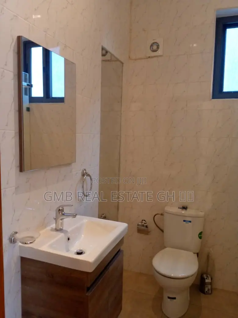 3bdrm Townhouse/Terrace in Dzorwulu for sale