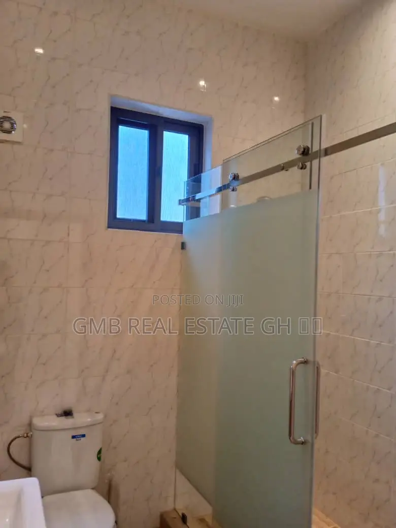 3bdrm Townhouse/Terrace in Dzorwulu for sale