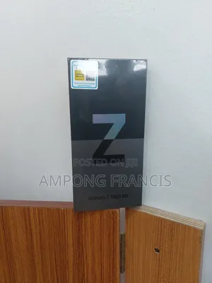 New Samsung Galaxy Z Flip3 5G 128 GB Rose Gold