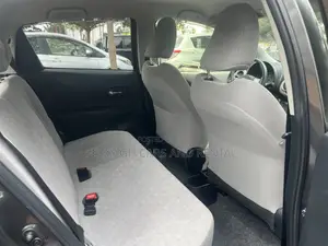 Toyota Vitz 1.0 FWD 5dr 2013 Gray