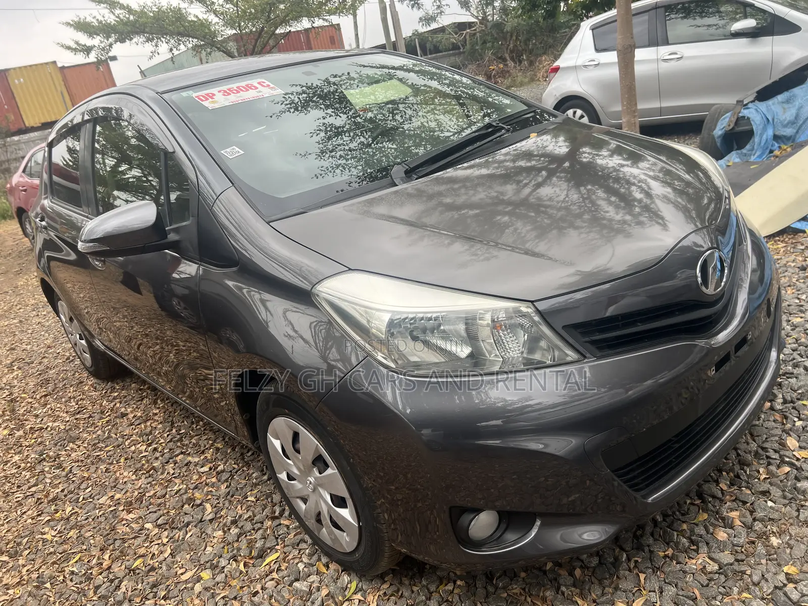 Toyota Vitz 1.0 FWD 5dr 2013 Gray