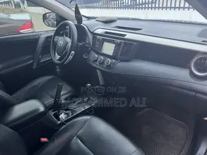 Toyota RAV4 LE AWD (2.5L 4cyl 6A) 2017 Black