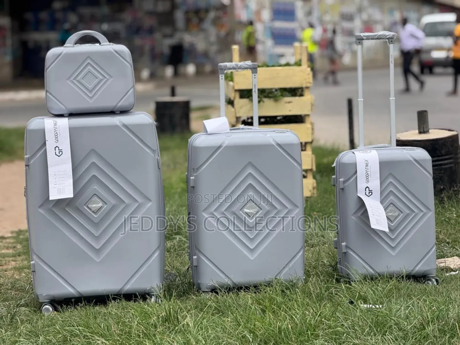 Dynasty 4 Set Trolling Travelling Luggage With a Cosmetics Bag