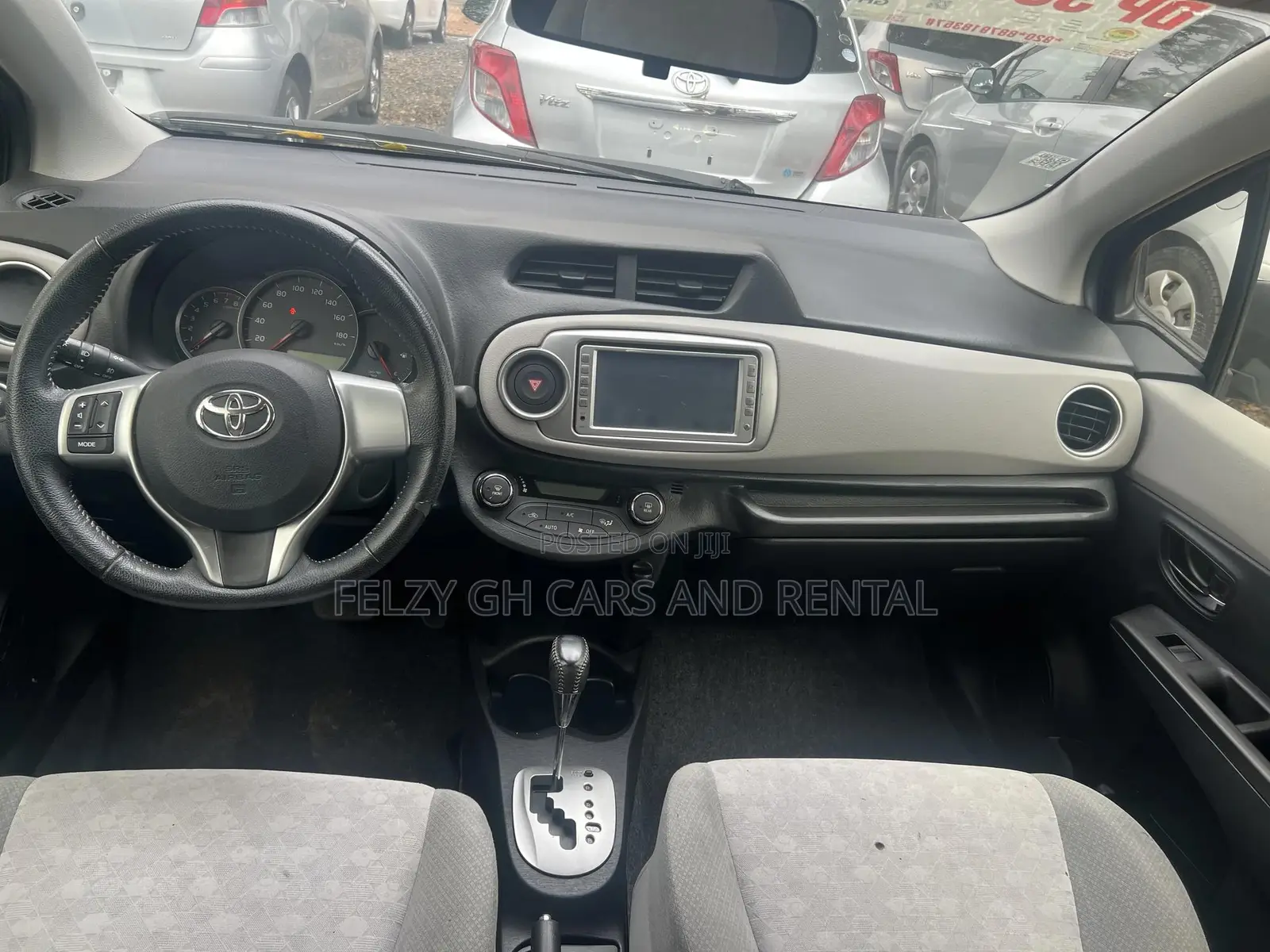 Toyota Vitz 1.0 FWD 5dr 2013 Gray