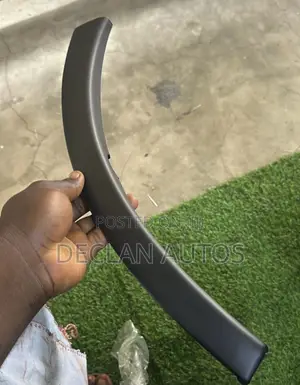 Outlander 2016...20 Bumper Moulding