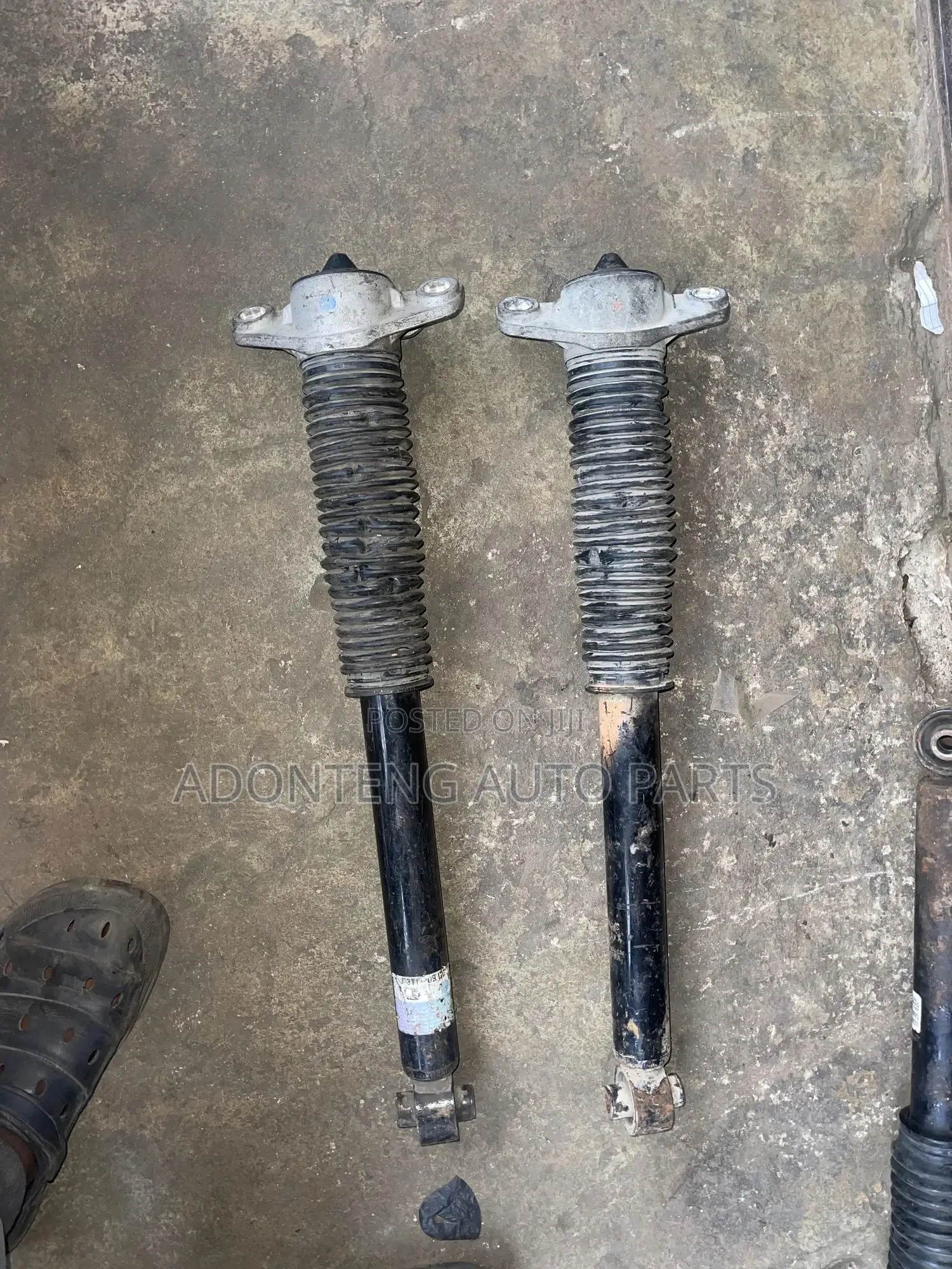 Hyundai Tucson/Kia Sportage and Santa Fe 2017-2023 Back Shocks