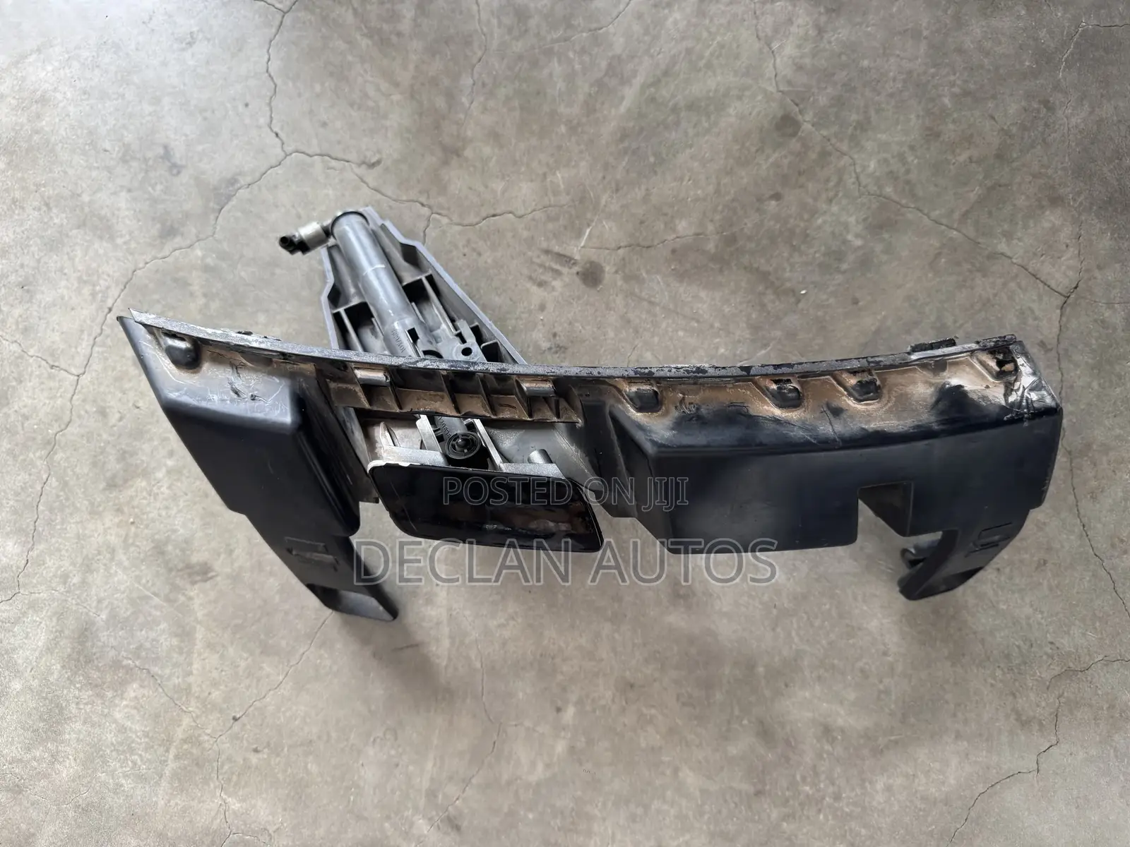 2014 2015-2017 Range Rover Sport Front Bumper Left Top Bracket
