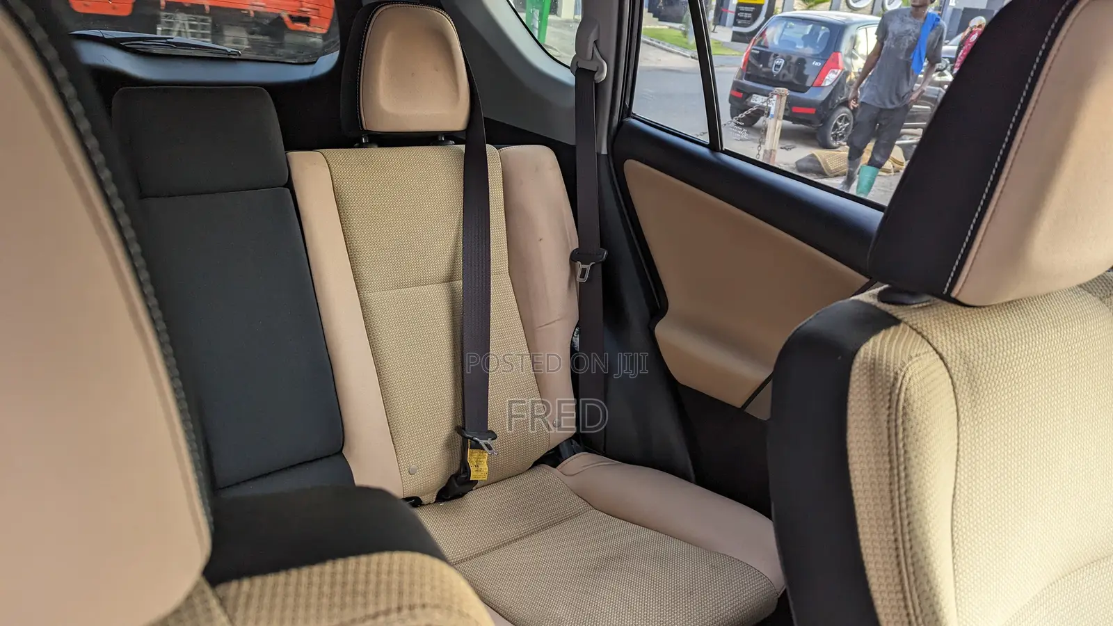 Toyota RAV4 XLE AWD (2.5L 4cyl 6A) 2017 Green