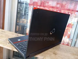 Laptop Fujitsu Lifebook E556 8GB Intel Core i3 SSD 256GB