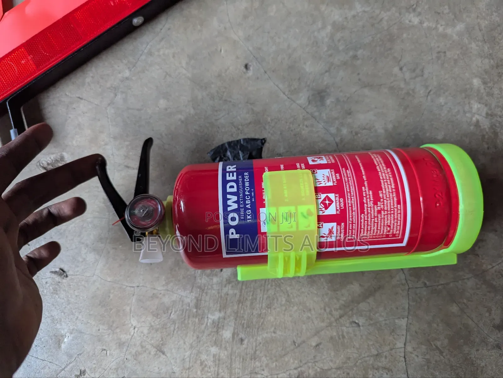 All Kinds of Cars Fire Extinguisher Available