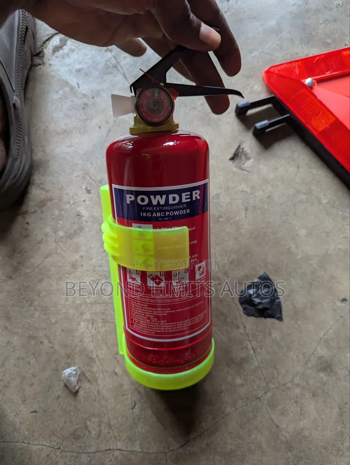 All Kinds of Cars Fire Extinguisher Available