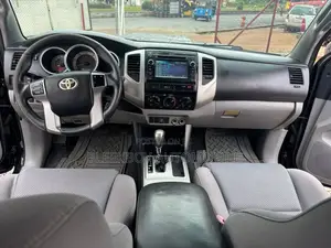 Toyota Tacoma 2013 Black