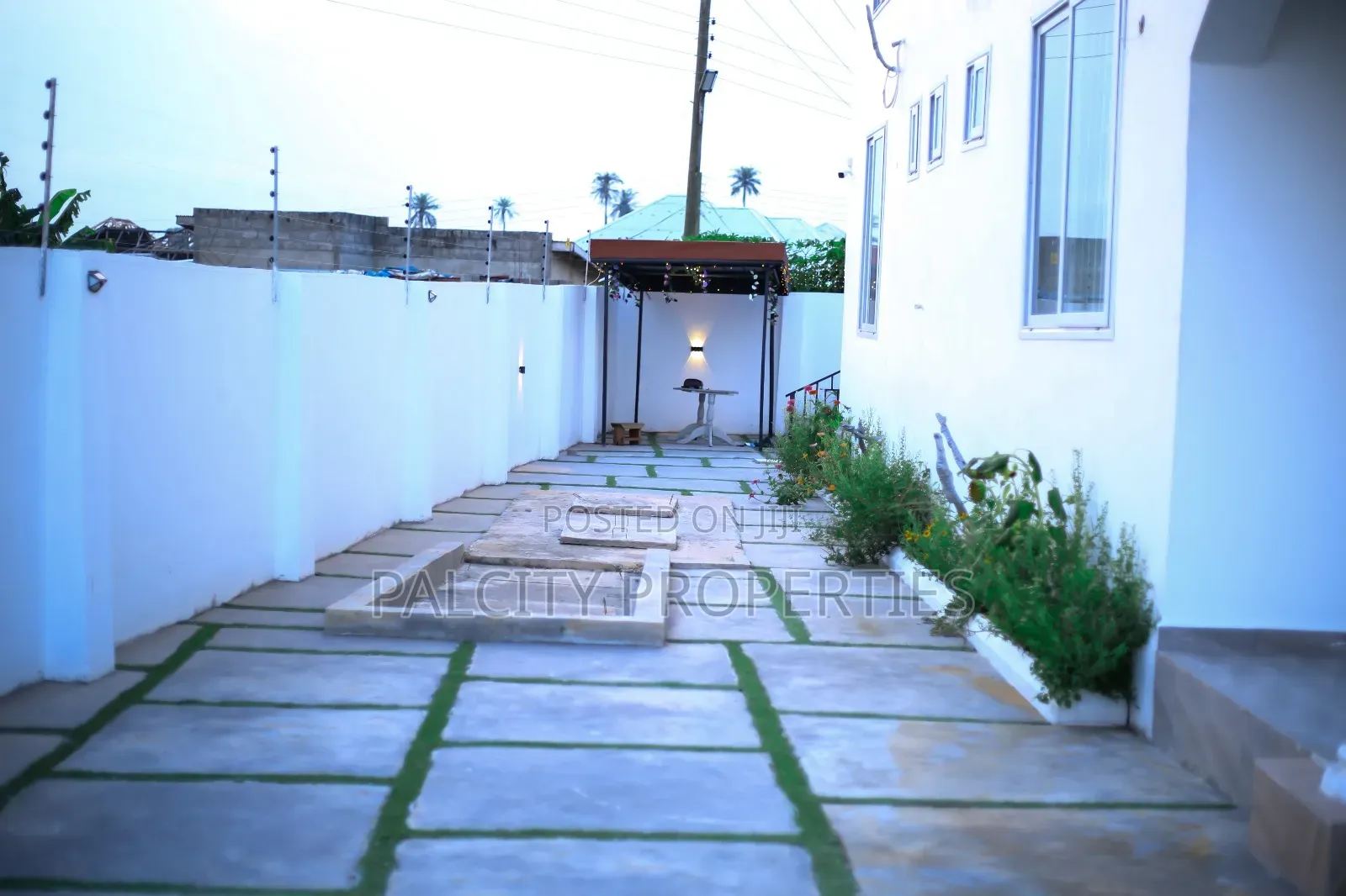 3bedrooms Fully Furnished Apartments for Rent at Ejisu.