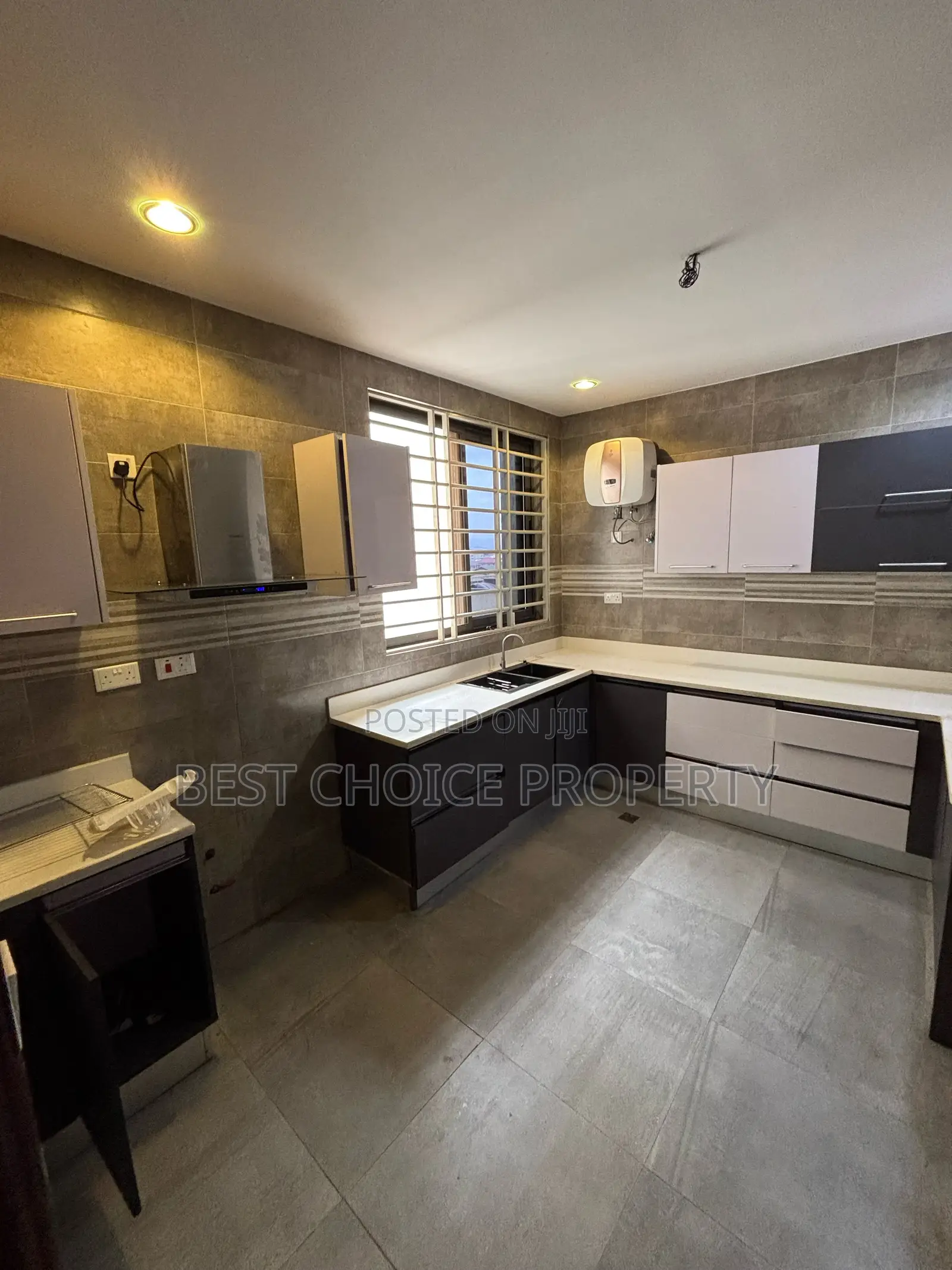 Ex Two Bedroom Apartment for Rent at Lakeside Estate