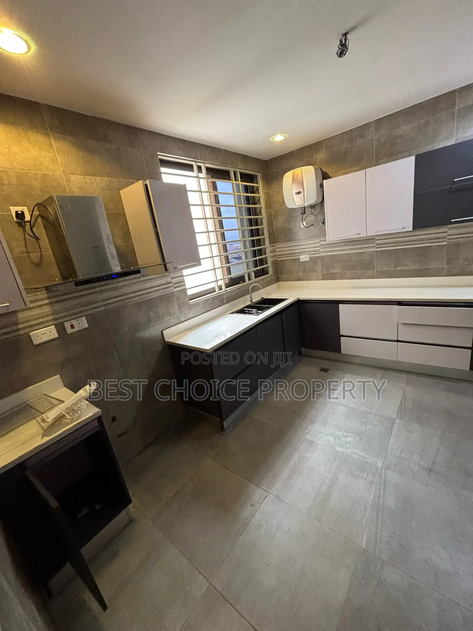 Ex Two Bedroom Apartment for Rent at Lakeside Estate