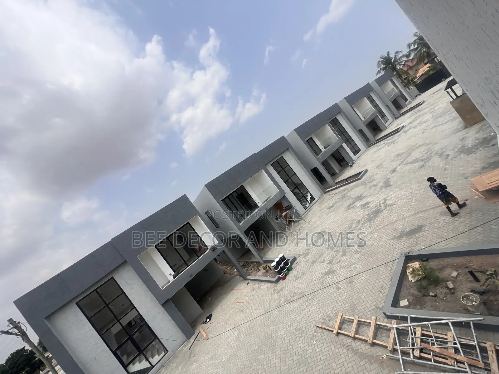 4bdrm Townhouse/Terrace in Bee Decor & Homes, North Legon for sale