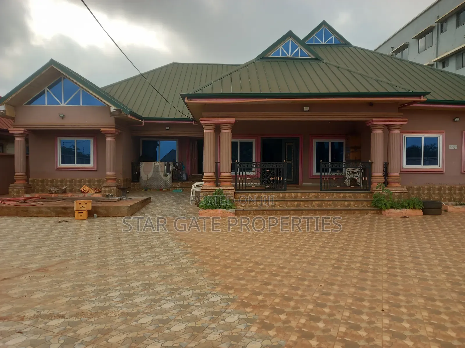5bdrm House in Asuofia Kokoben, Kumasi Metropolitan for sale
