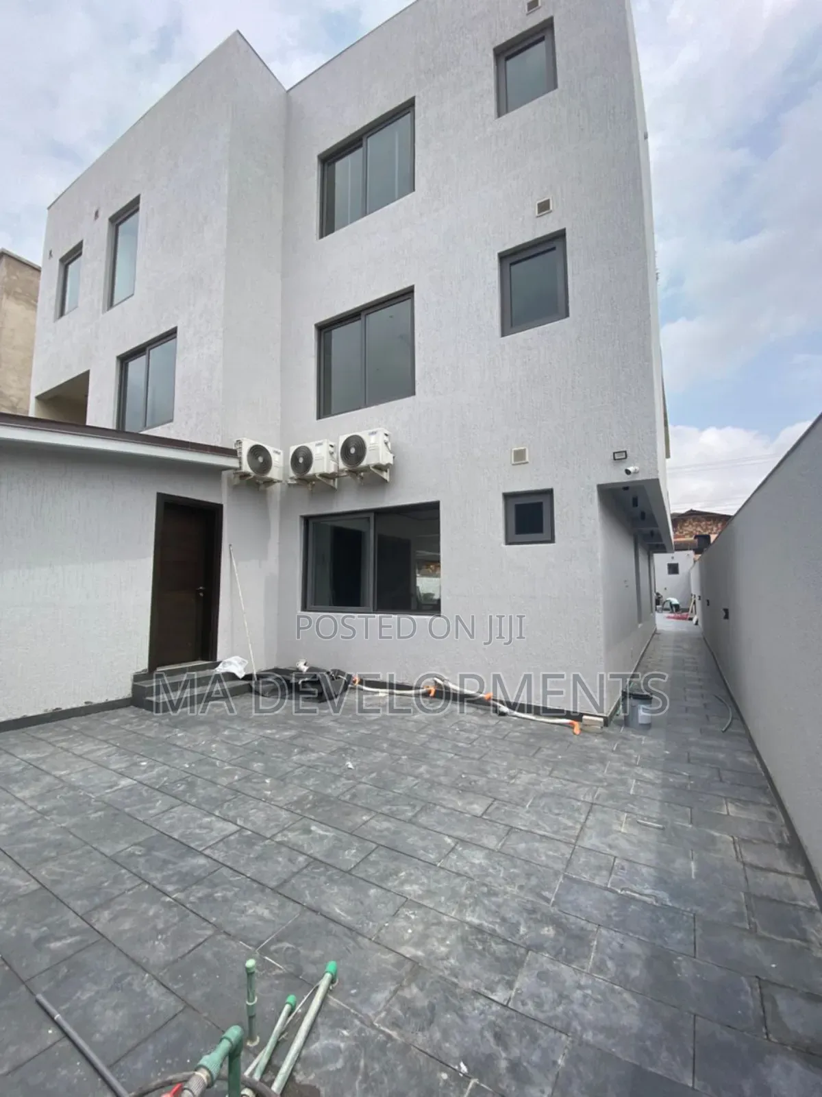 6bdrm Mansion in Madev Realty, East Legon for sale