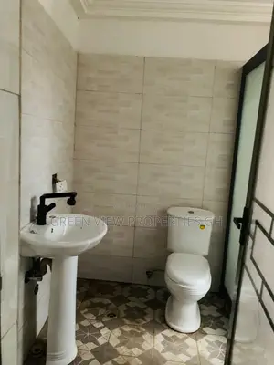 2bdrm Apartment in West Hills Mall Area for rent