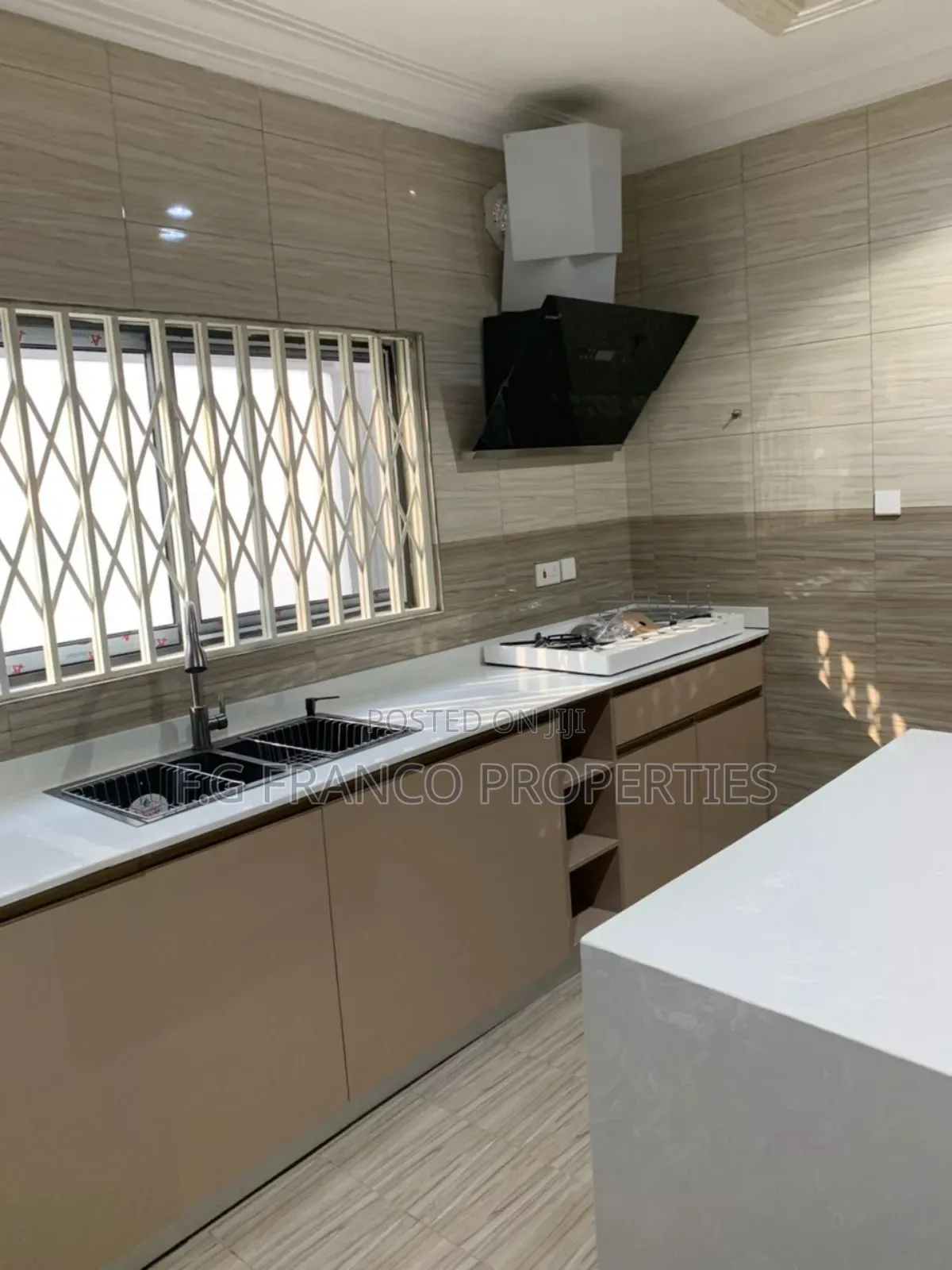3bdrm Apartment in Kg Franco Properties, Airport Residential Area