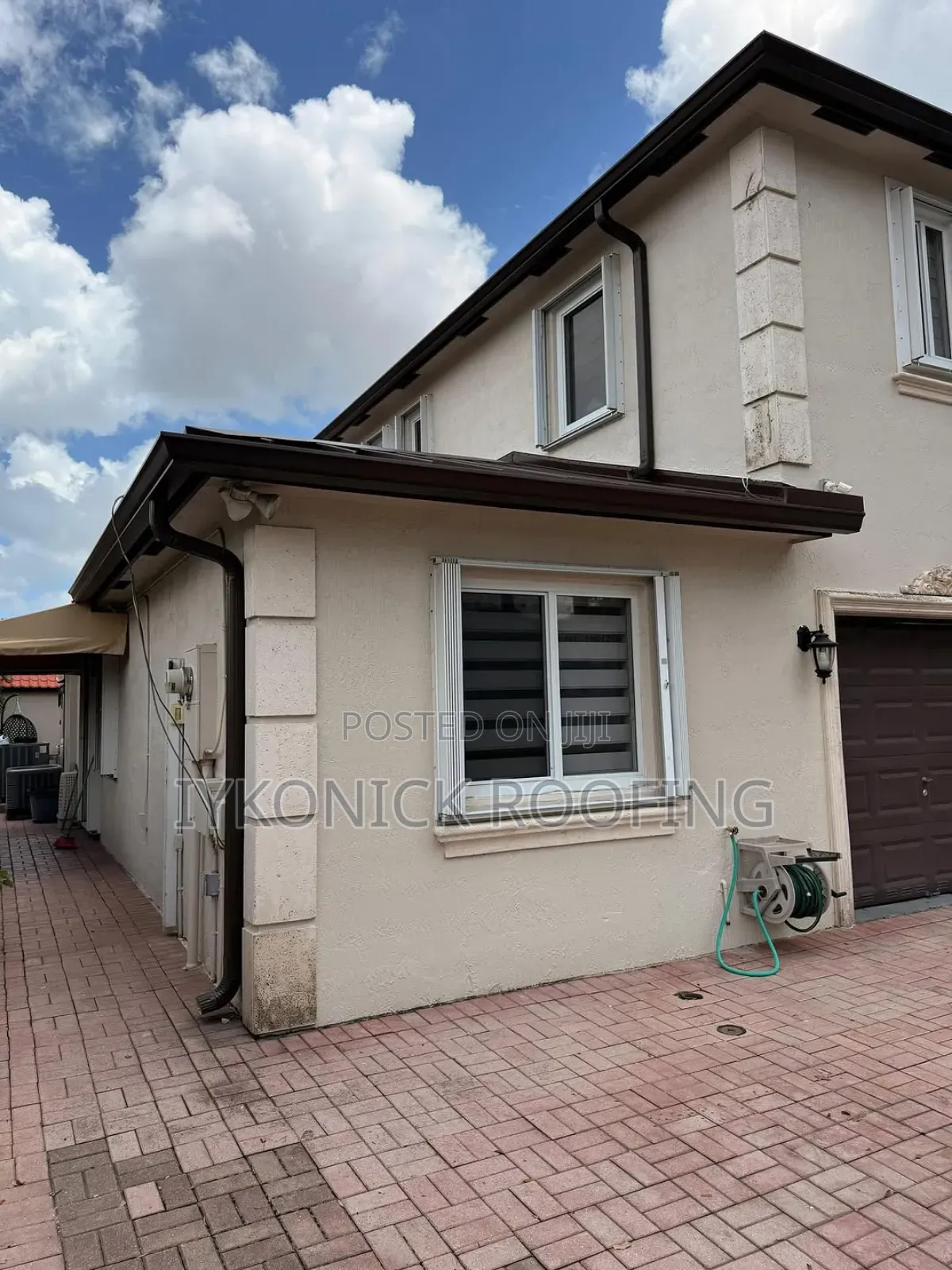 PVC Rain Gutters Installation Downspout Equipment