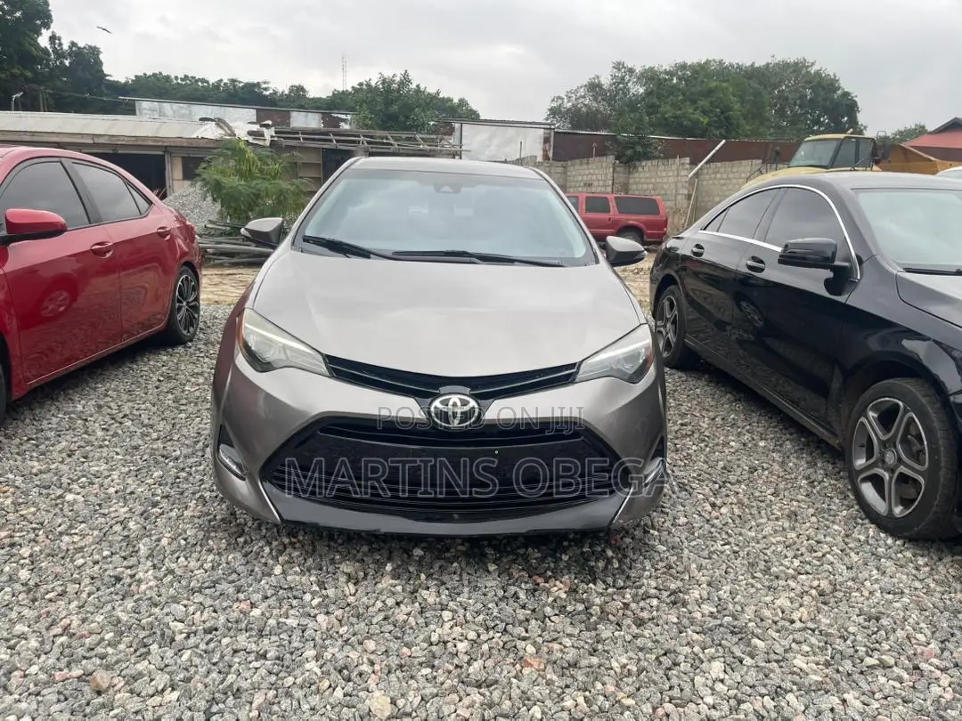 Toyota Corolla LE (1.8L 4cyl 2A) 2019 Brown
