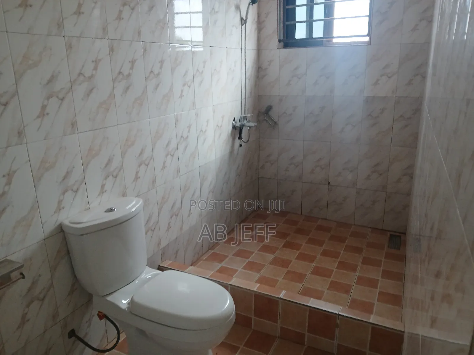 4bdrm Apartment in Ipt, Kumasi Metropolitan for rent