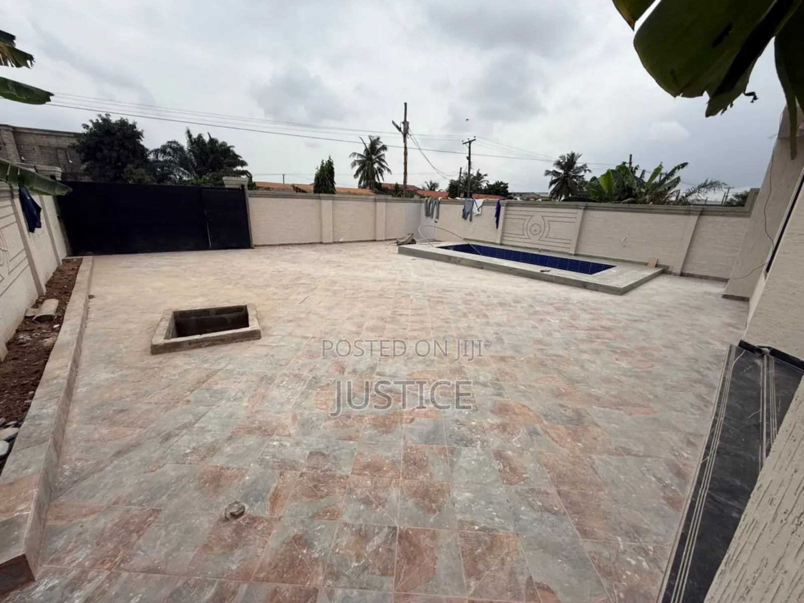 5bdrm House in Adenta for sale